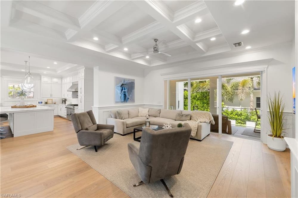 950 8th St. S – #226020603 - Olde Naples