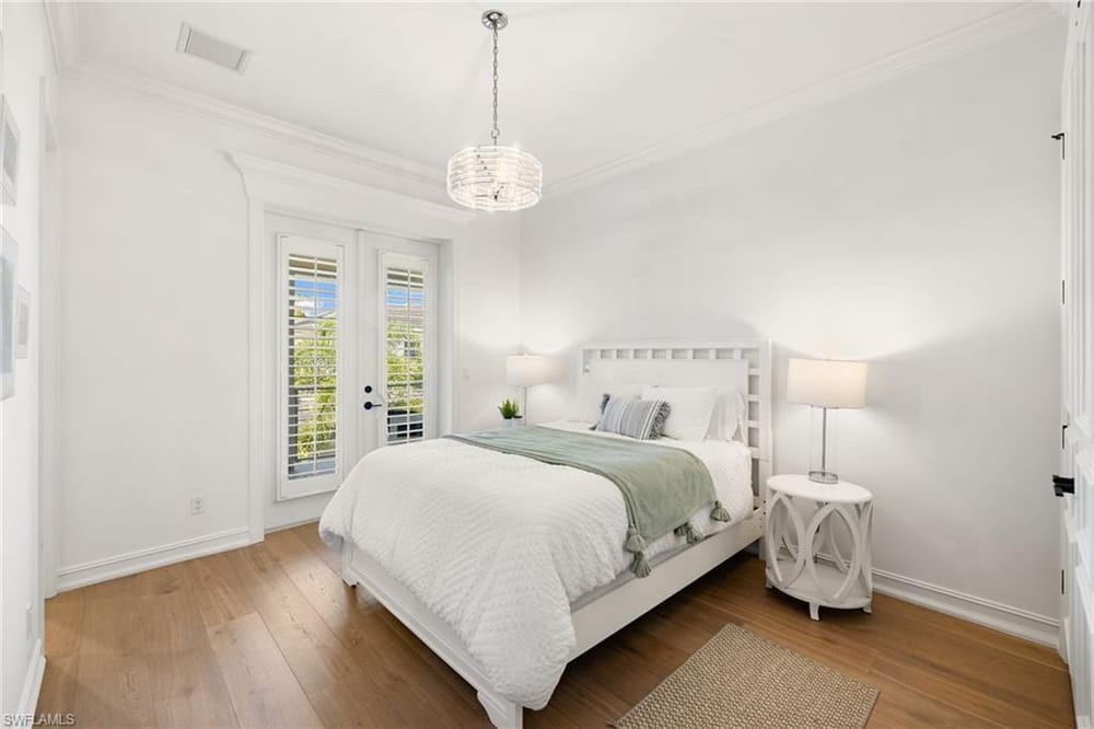 950 8th St. S – #226020603 - Olde Naples