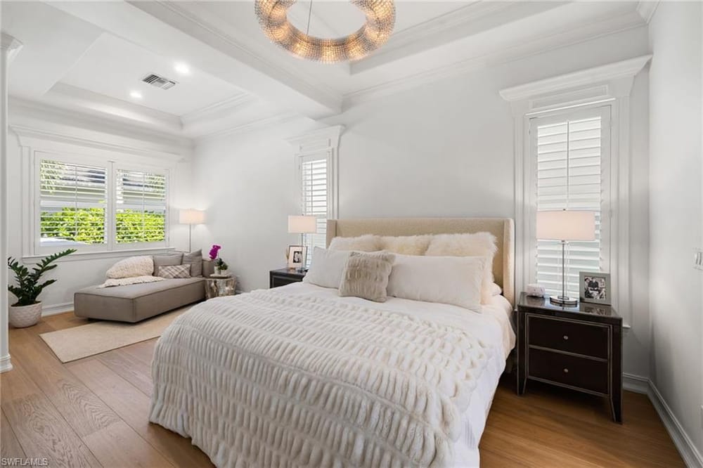 950 8th St. S – #226020603 - Olde Naples