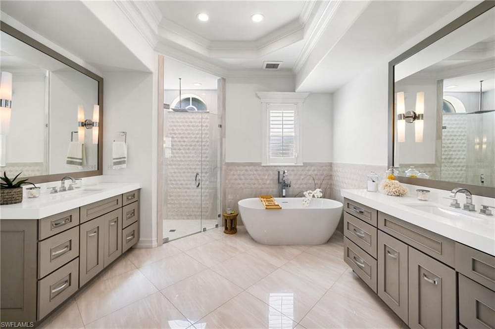 950 8th St. S – #226020603 - Olde Naples