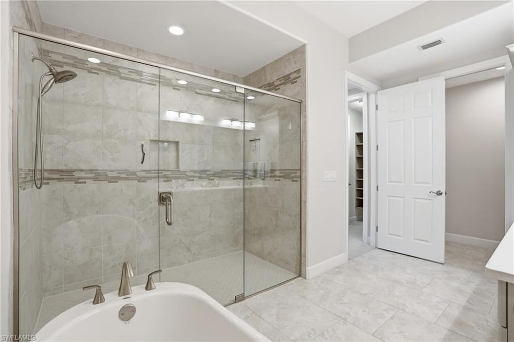 8066 Signature Club Cir. 102 – #226020825 - Lely Resort