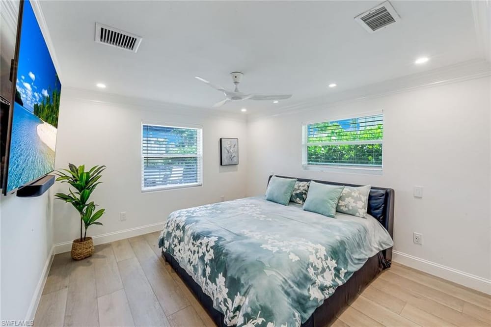 151 Bayview Ave. – #226021645 - Vanderbilt Beach