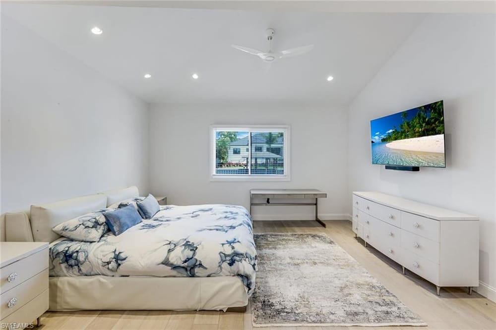 151 Bayview Ave. – #226021645 - Vanderbilt Beach