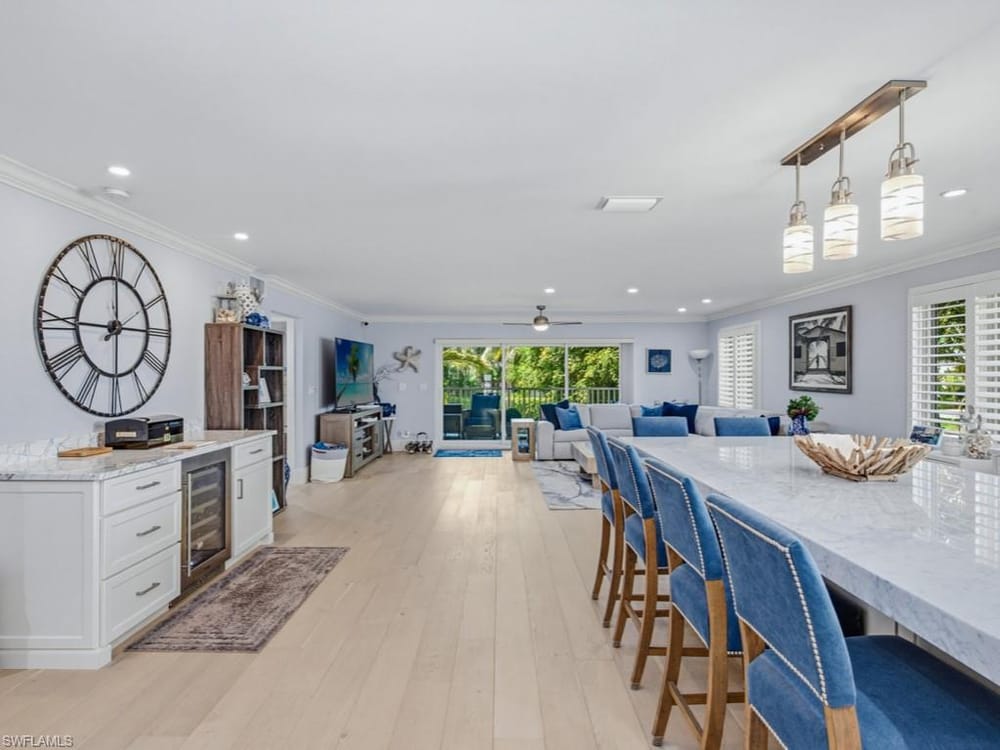 225 5th Ave. S 103 – #226021821 - Olde Naples