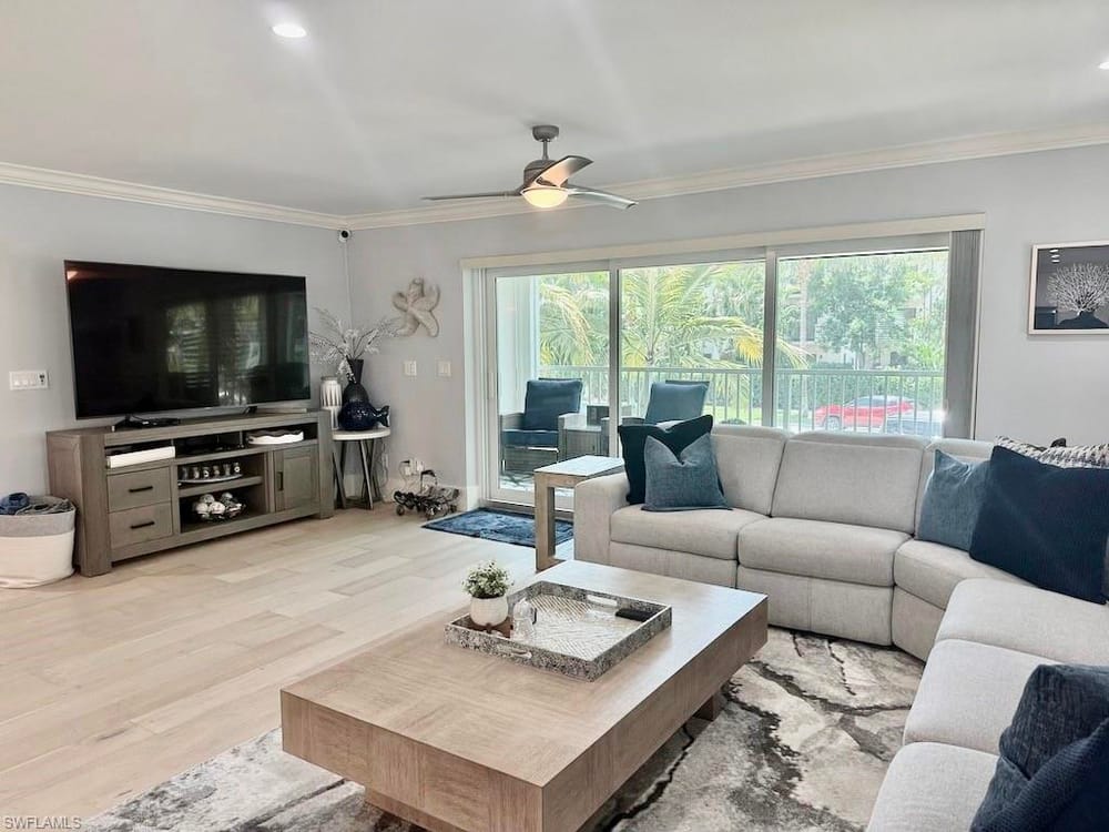 225 5th Ave. S 103 – #226021821 - Olde Naples