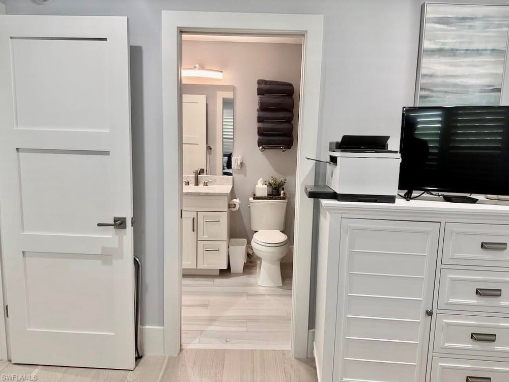 225 5th Ave. S 103 – #226021821 - Olde Naples