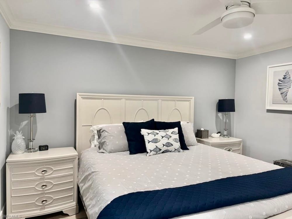 225 5th Ave. S 103 – #226021821 - Olde Naples