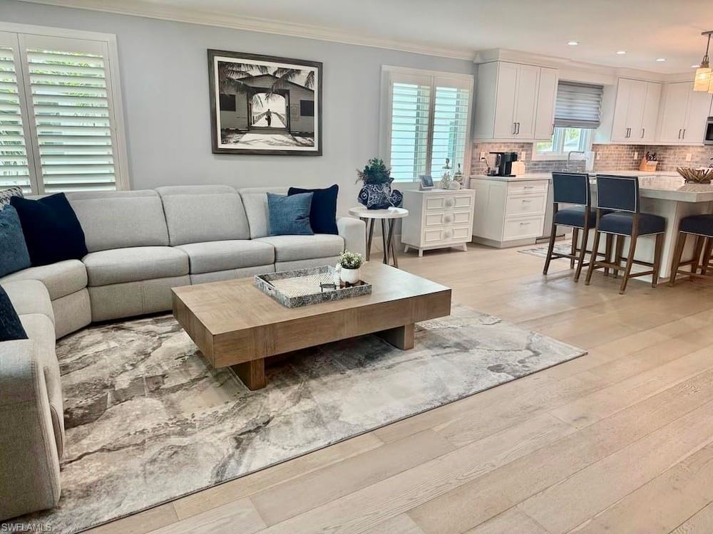 225 5th Ave. S 103 – #226021821 - Olde Naples
