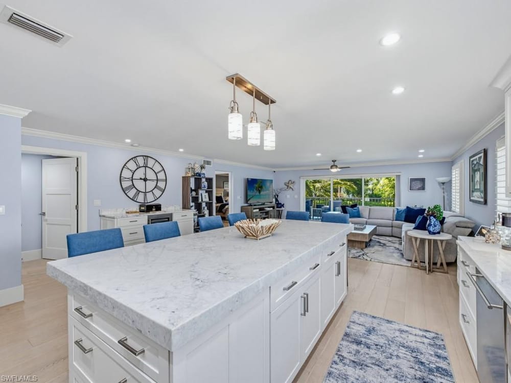 225 5th Ave. S 103 – #226021821 - Olde Naples