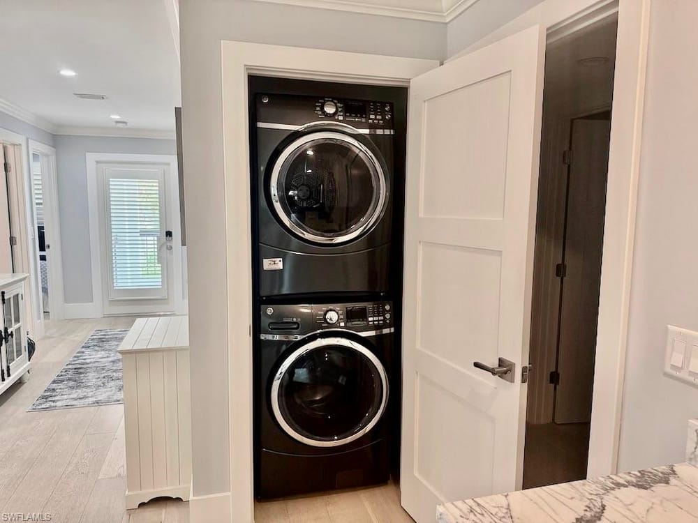 225 5th Ave. S 103 – #226021821 - Olde Naples