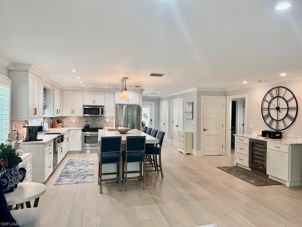 225 5th Ave. S 103 – #226021821 - Olde Naples