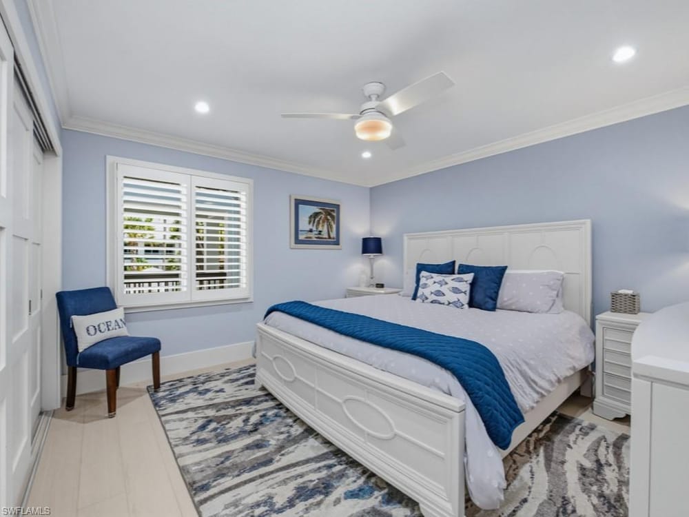 225 5th Ave. S 103 – #226021821 - Olde Naples