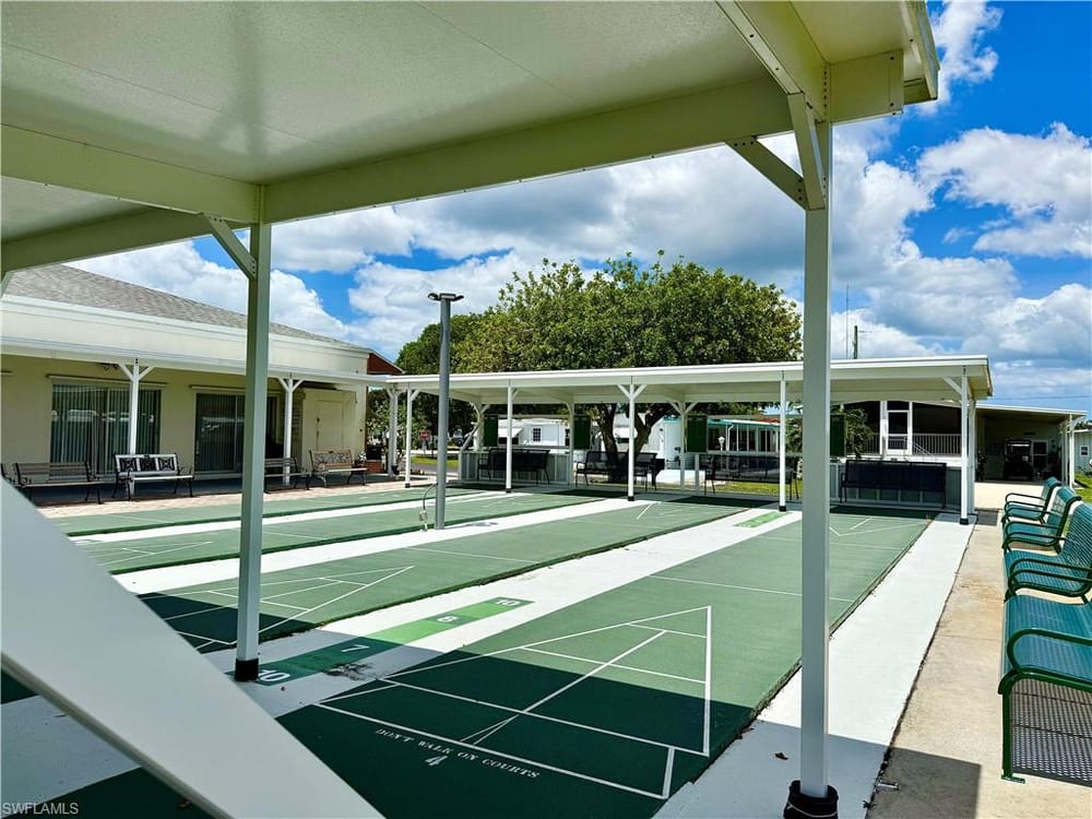 133 Redwood Ln. – #226022071 - Holiday Manor