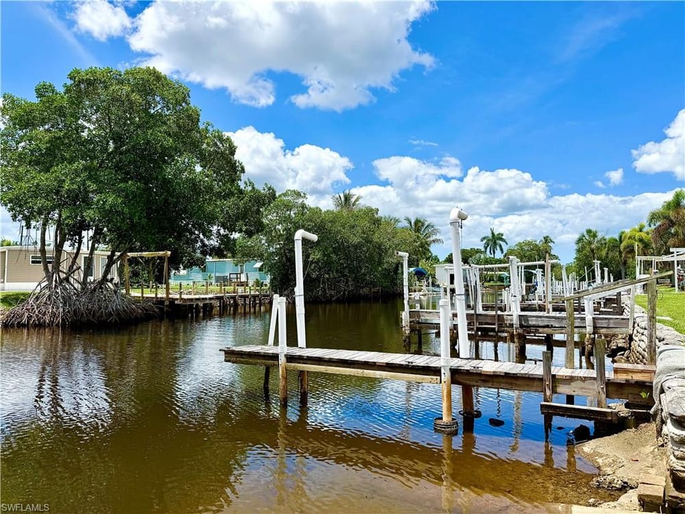 133 Redwood Ln. – #226022071 - Holiday Manor