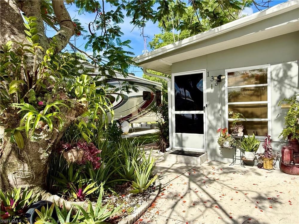 133 Redwood Ln. – #226022071 - Holiday Manor