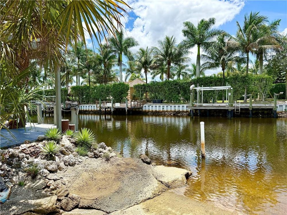 133 Redwood Ln. – #226022071 - Holiday Manor