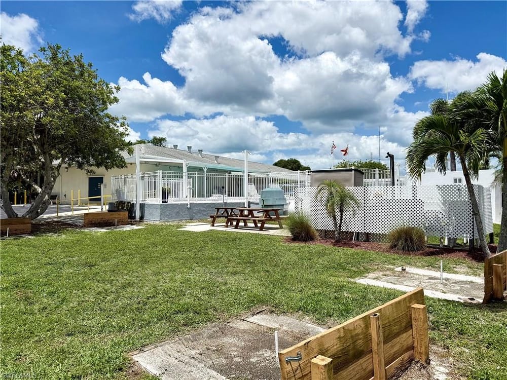 133 Redwood Ln. – #226022071 - Holiday Manor
