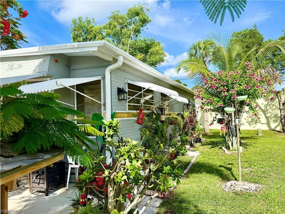 133 Redwood Ln. – #226022071 - Holiday Manor