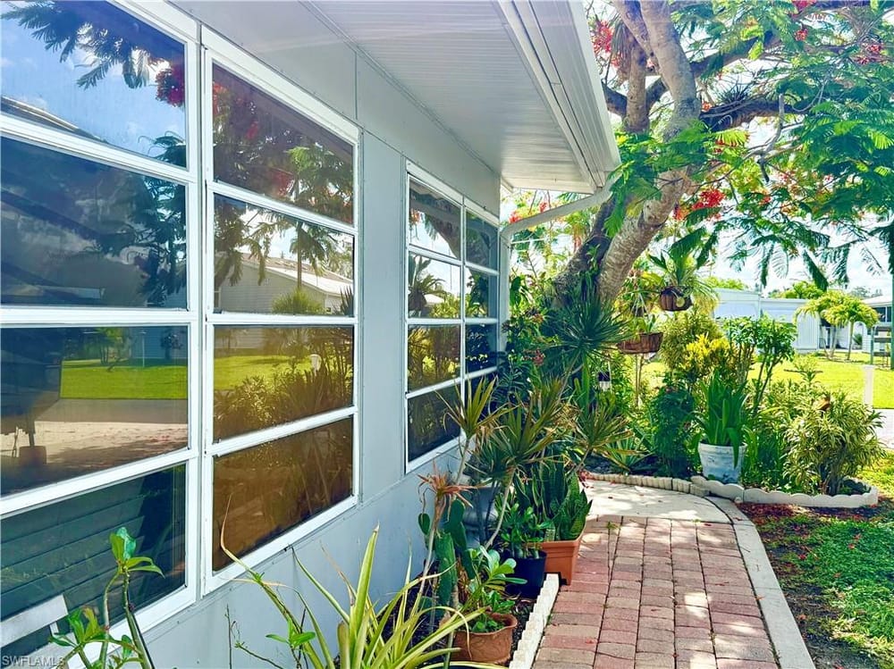 133 Redwood Ln. – #226022071 - Holiday Manor