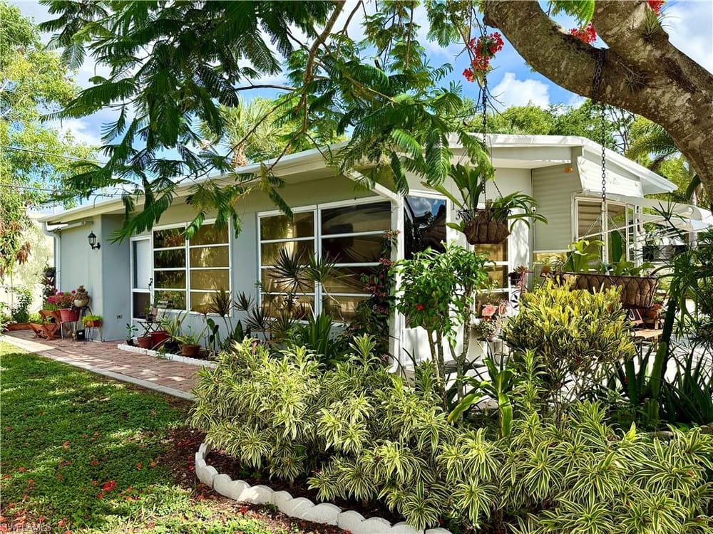 133 Redwood Ln. – #226022071 - Holiday Manor