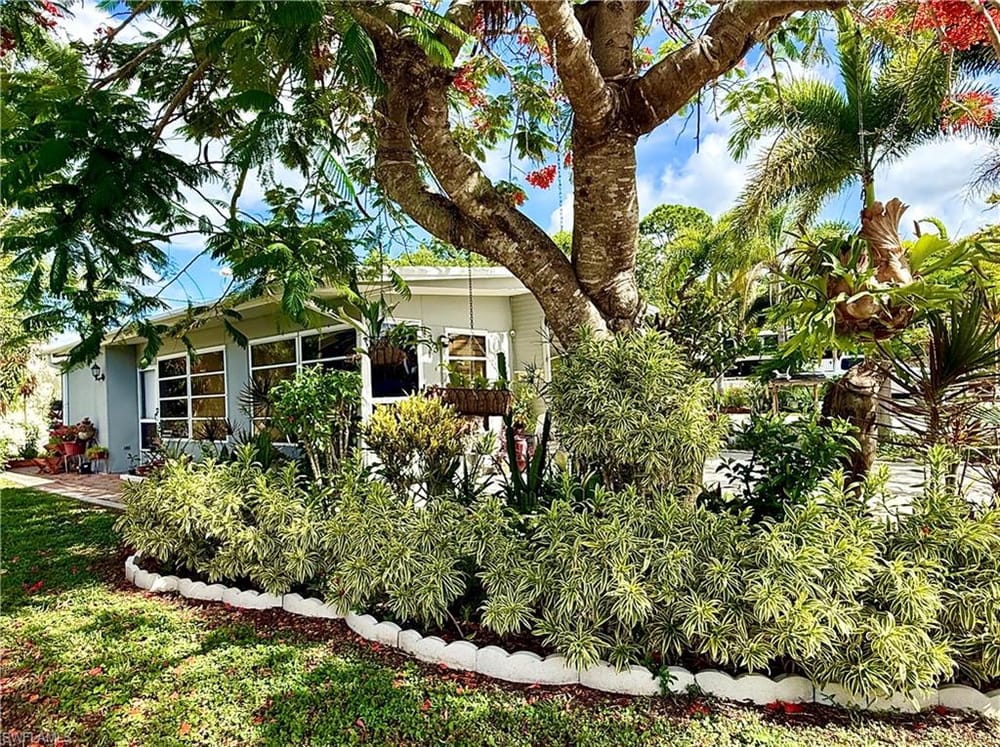 133 Redwood Ln. – #226022071 - Holiday Manor