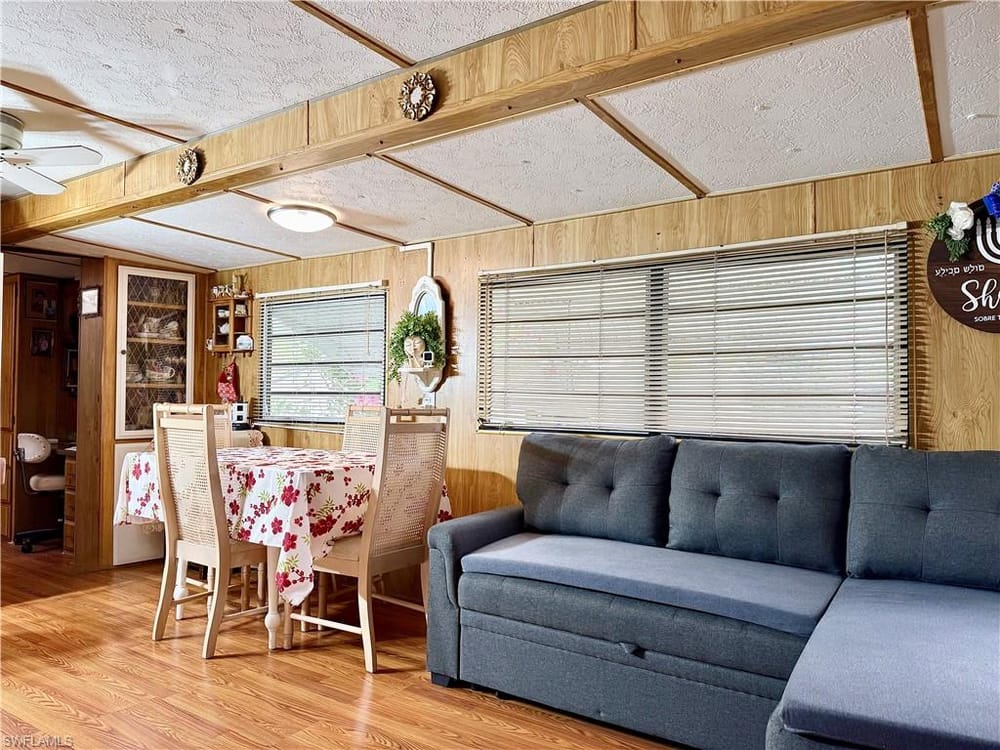 133 Redwood Ln. – #226022071 - Holiday Manor
