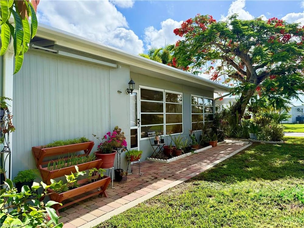 133 Redwood Ln. – #226022071 - Holiday Manor