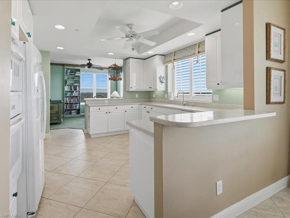 425 Cove Tower Dr. 901 – #226022278 - Cove Towers