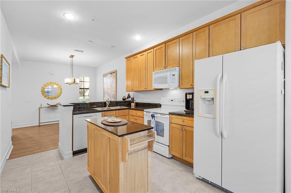 9118 Chula Vista St. 12002 – #226022280 - Lely Resort