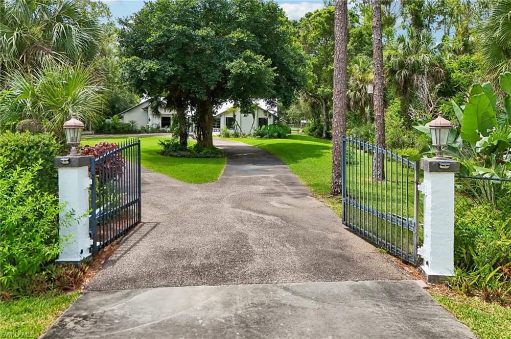 4980 Tamarind Ridge Dr. – #226022345 - Logan Woods