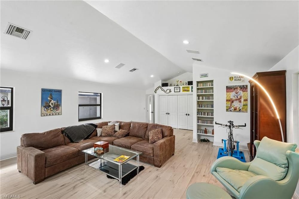 4980 Tamarind Ridge Dr. – #226022345 - Logan Woods