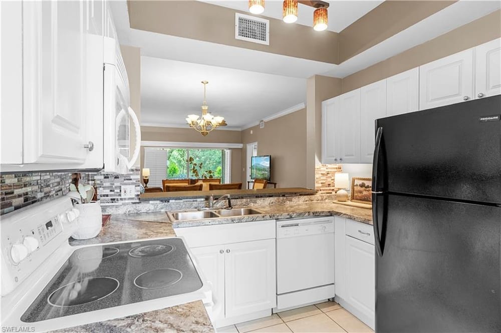5470 16th Pl. SW 101 – #226022592 - Golden Gate City