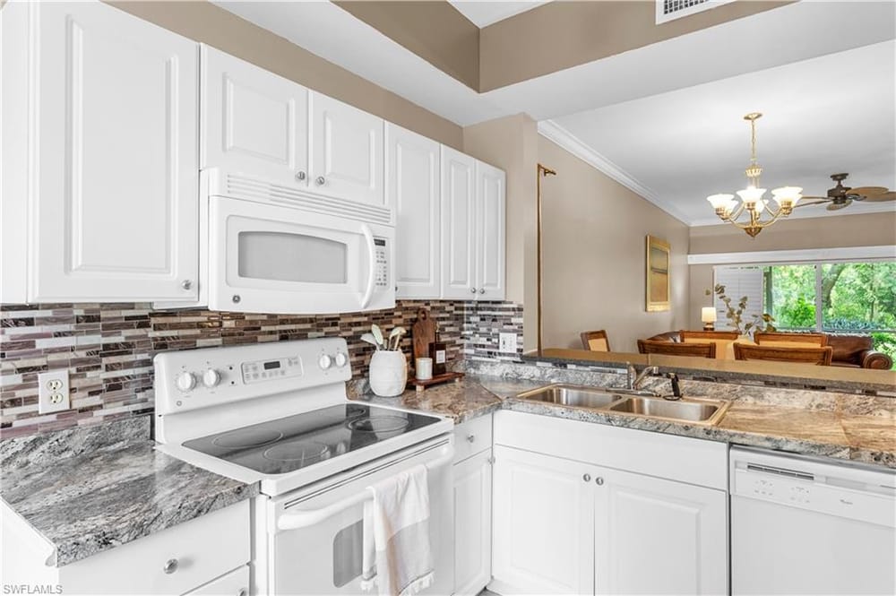5470 16th Pl. SW 101 – #226022592 - Golden Gate City