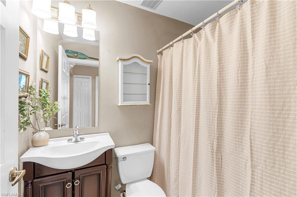 5470 16th Pl. SW 101 – #226022592 - Golden Gate City
