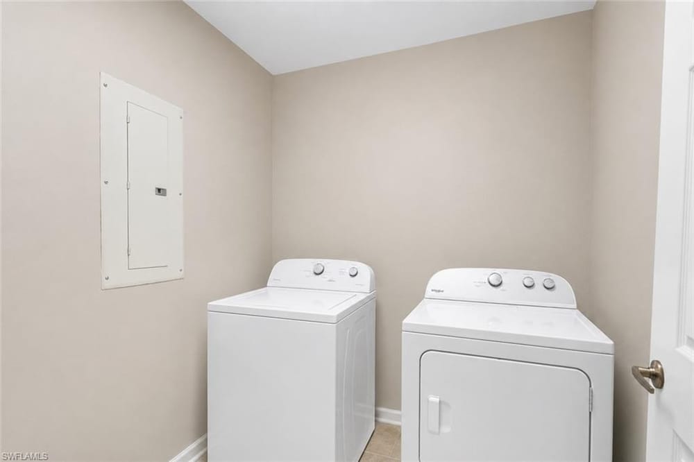 5470 16th Pl. SW 101 – #226022592 - Golden Gate City
