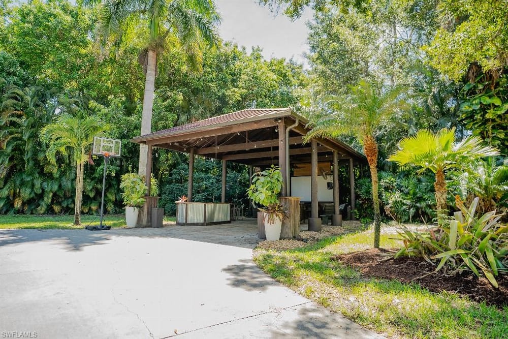 6100 Dogwood Way – #2026025871 - Logan Woods