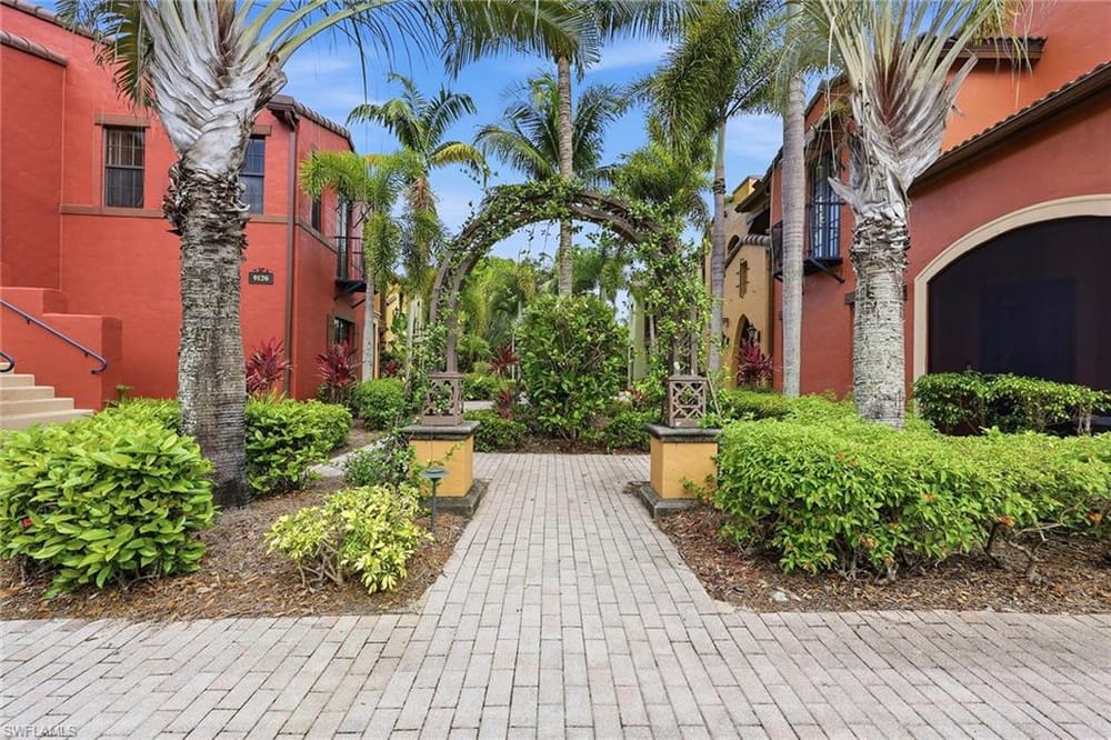 9126 Chula Vista St. 12303 – #226022912 - Lely Resort