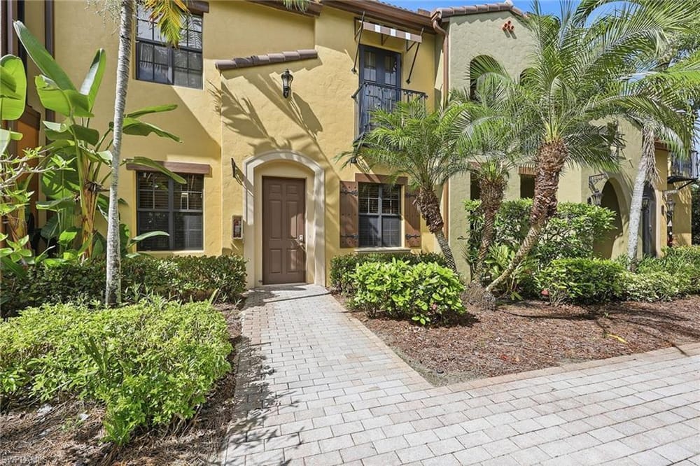 9126 Chula Vista St. 12303 – #226022912 - Lely Resort