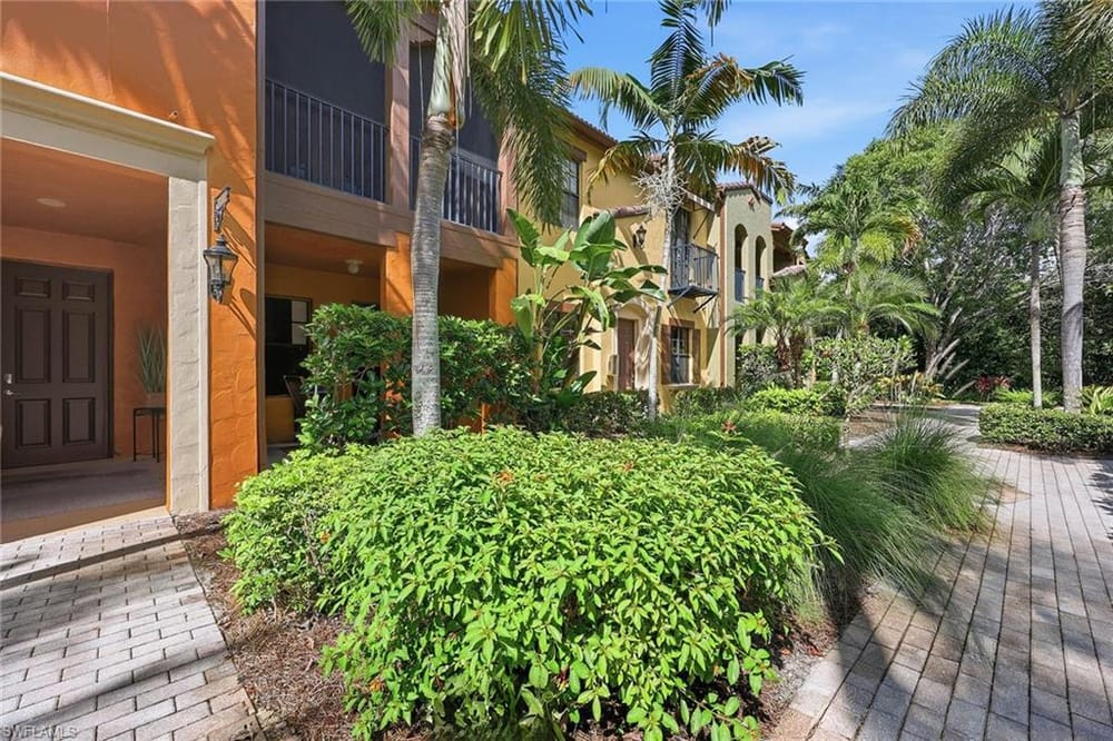 9126 Chula Vista St. 12303 – #226022912 - Lely Resort