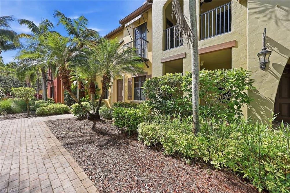 9126 Chula Vista St. 12303 – #226022912 - Lely Resort