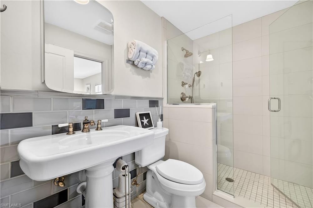 240 Channel Dr. – #226023119 - Vanderbilt Beach