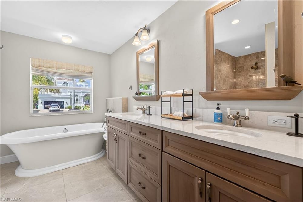 240 Channel Dr. – #226023119 - Vanderbilt Beach
