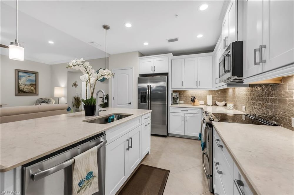 6959 Avalon Cir. 1702 – #226023474 - Avalon