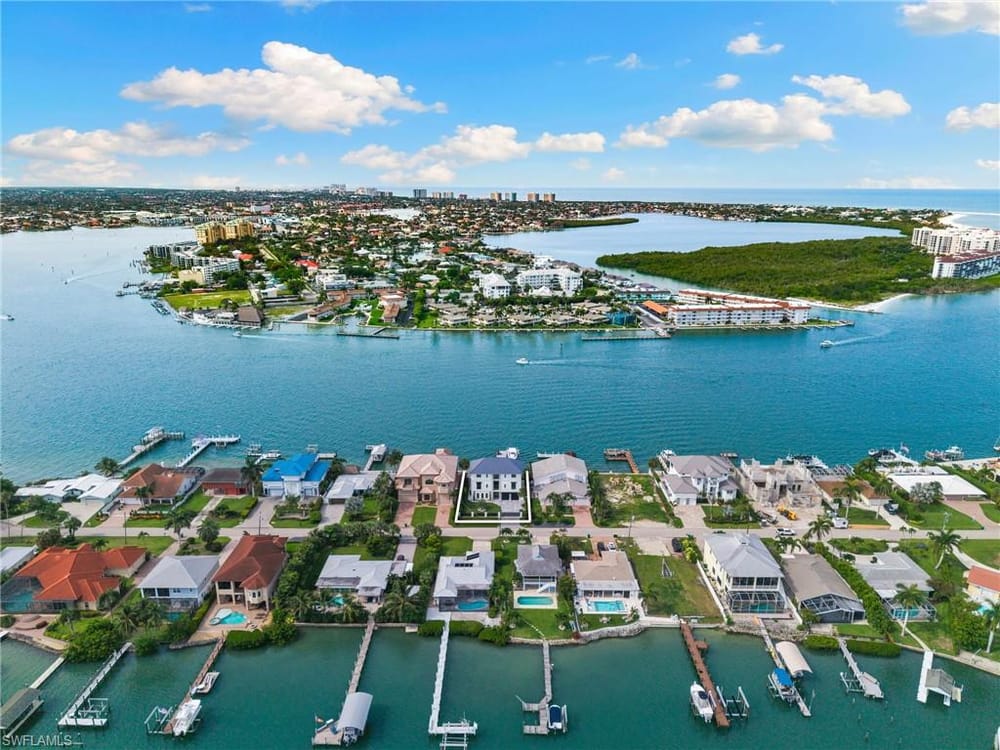 18 Pelican St. E – #226023652 - Isles Of Capri