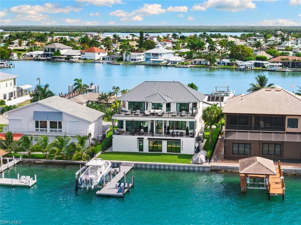 18 Pelican St. E – #226023652 - Isles Of Capri