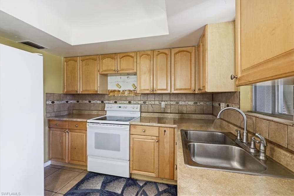 347 Joel Blvd. 203 – #2026027740 - Fairways Condo