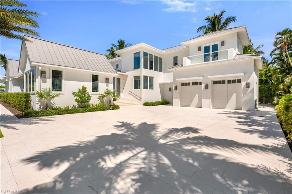 55 13th Ave. S – #226024712 - Olde Naples