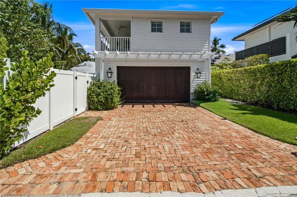 742 11th Ave. S – #226024974 - Olde Naples