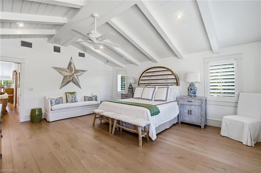 742 11th Ave. S – #226024974 - Olde Naples
