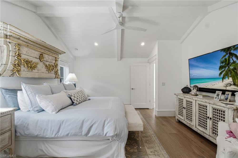 742 11th Ave. S – #226024974 - Olde Naples